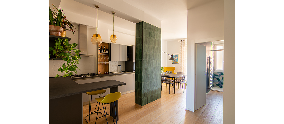 progettazione personalizzata di interni, interior design per un appartamento ad uso residenziale a Bologna, piastrelle con giochi di forme e colori